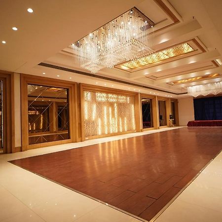 Hotel Amora - Rajnandgaon Raj Nandgaon Dış mekan fotoğraf