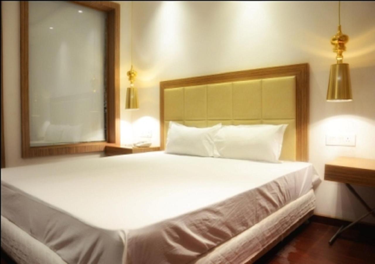 Hotel Amora - Rajnandgaon Raj Nandgaon Dış mekan fotoğraf