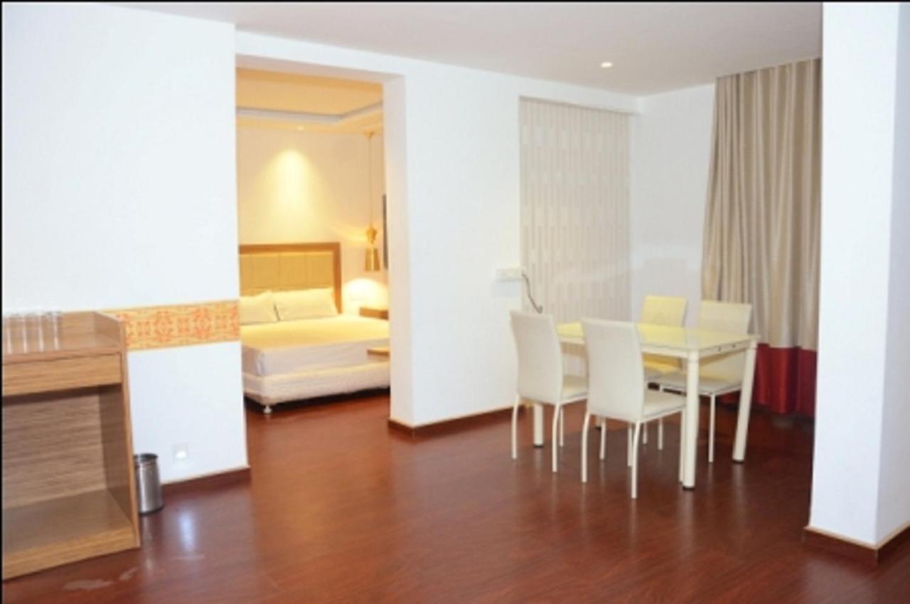 Hotel Amora - Rajnandgaon Raj Nandgaon Dış mekan fotoğraf
