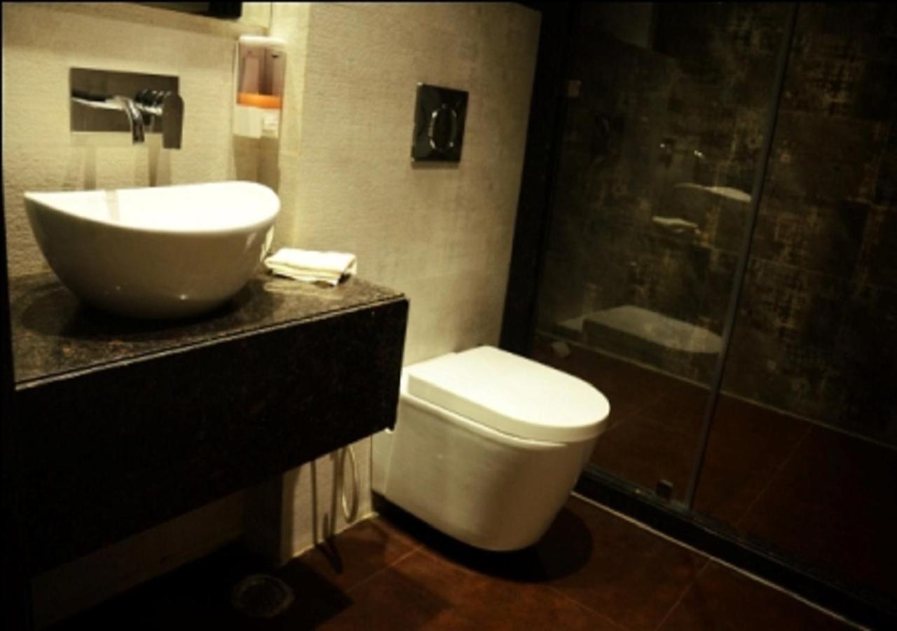 Hotel Amora - Rajnandgaon Raj Nandgaon Dış mekan fotoğraf