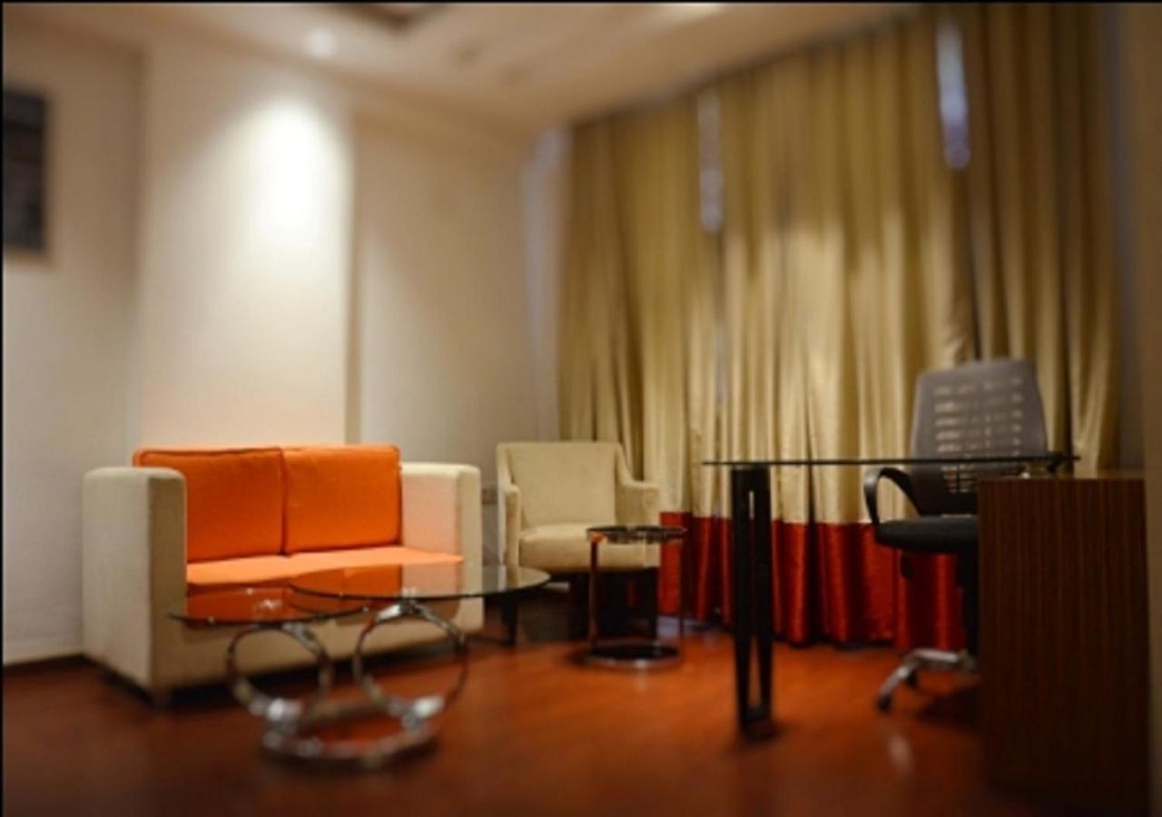 Hotel Amora - Rajnandgaon Raj Nandgaon Dış mekan fotoğraf