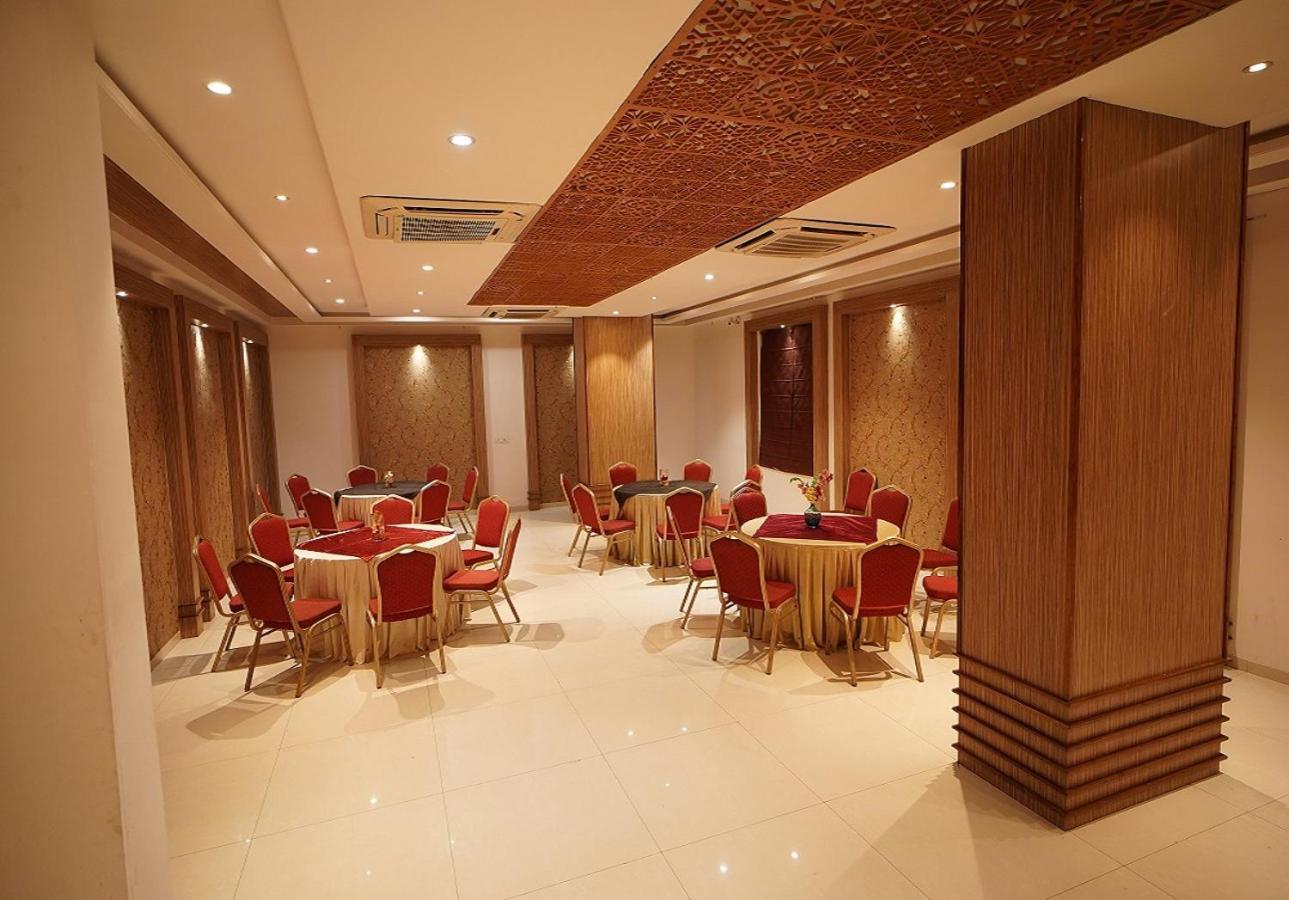 Hotel Amora - Rajnandgaon Raj Nandgaon Dış mekan fotoğraf
