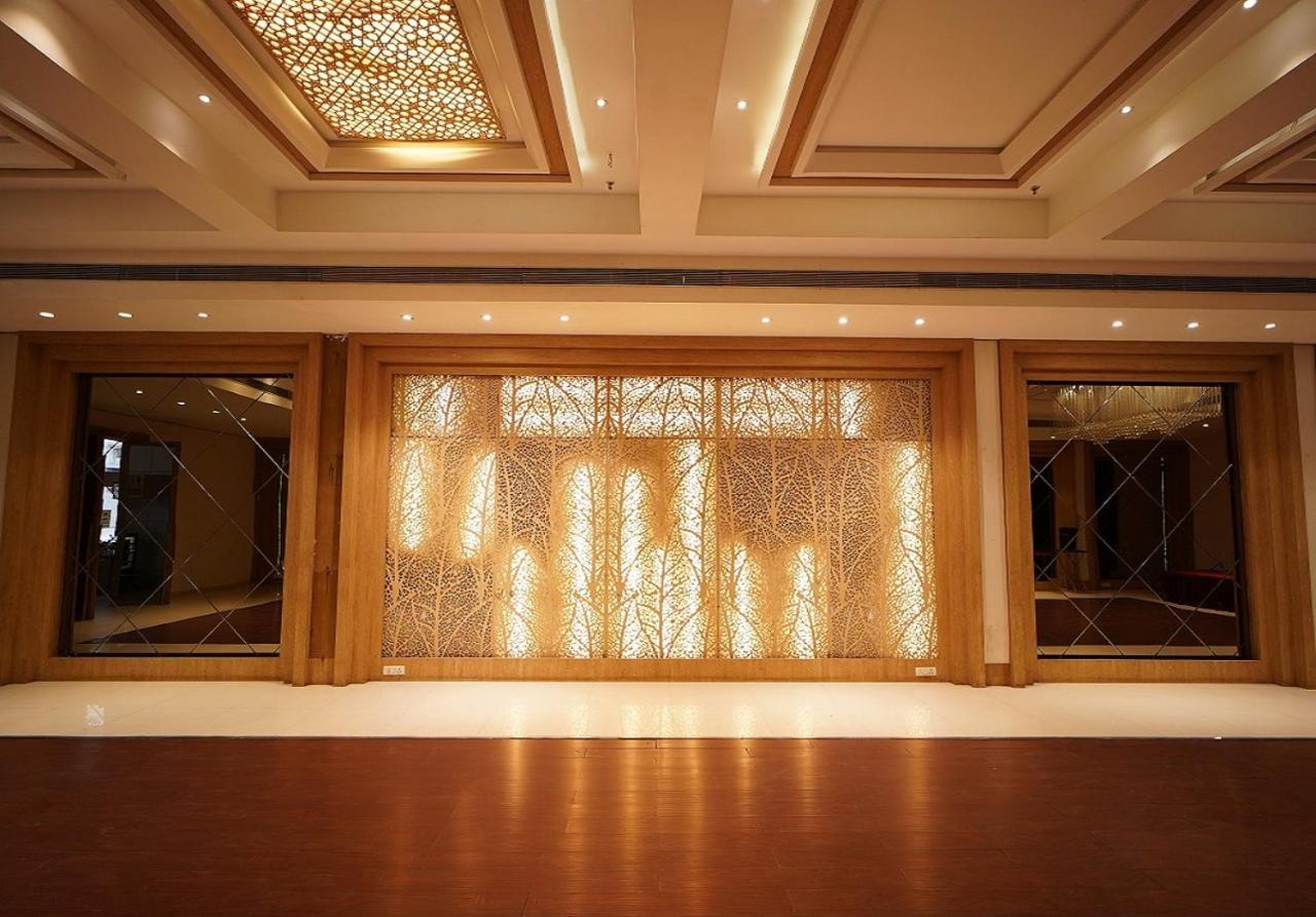 Hotel Amora - Rajnandgaon Raj Nandgaon Dış mekan fotoğraf