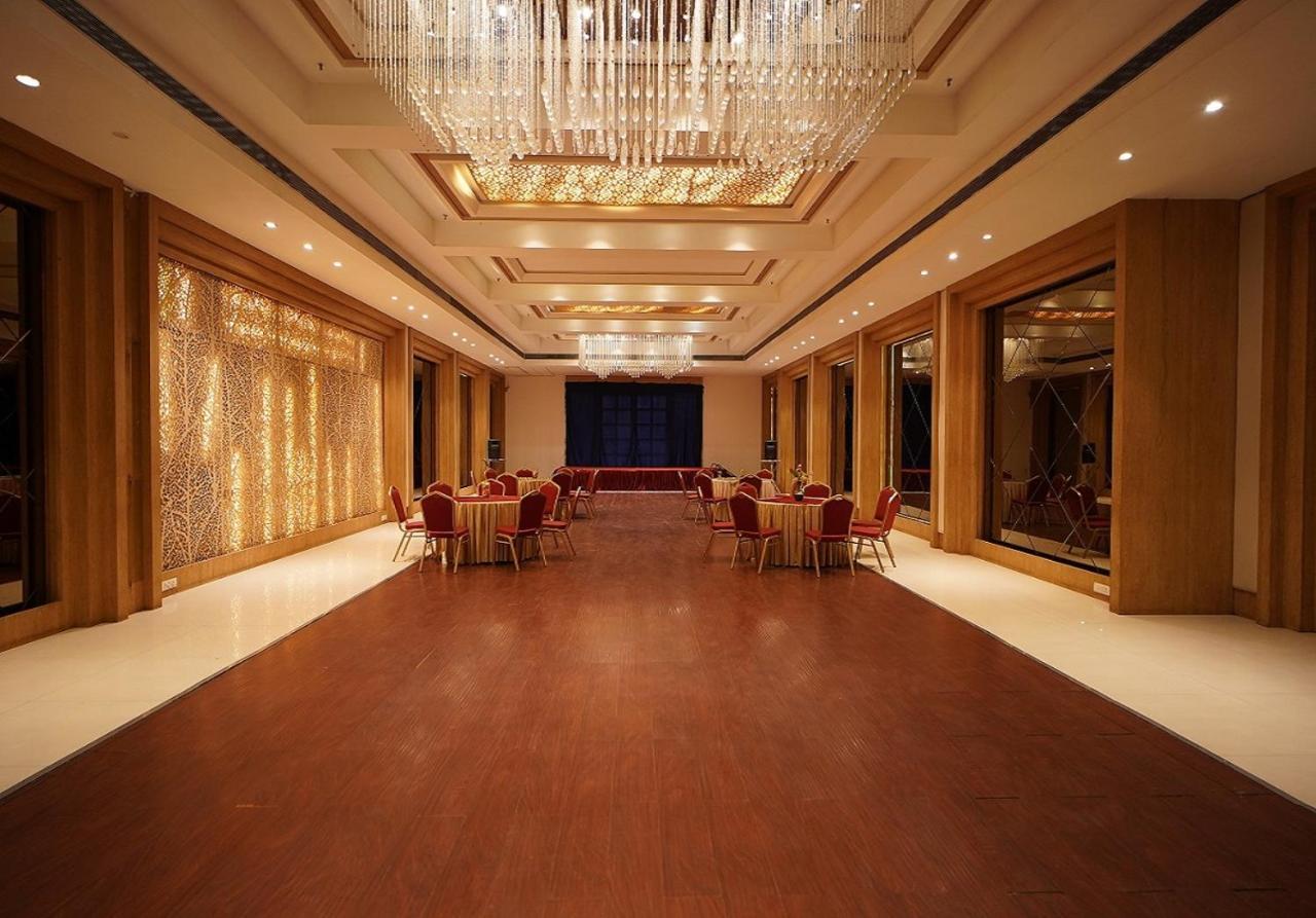 Hotel Amora - Rajnandgaon Raj Nandgaon Dış mekan fotoğraf
