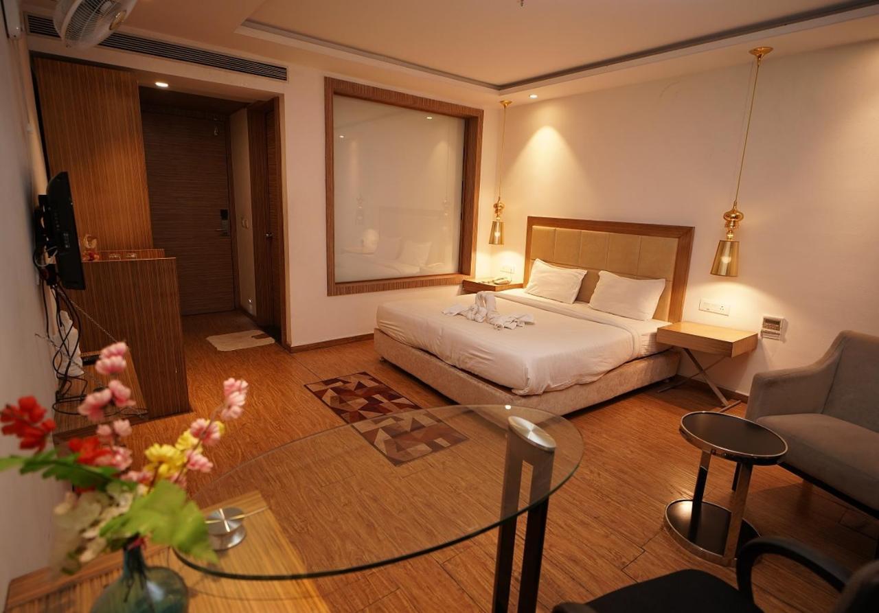 Hotel Amora - Rajnandgaon Raj Nandgaon Dış mekan fotoğraf