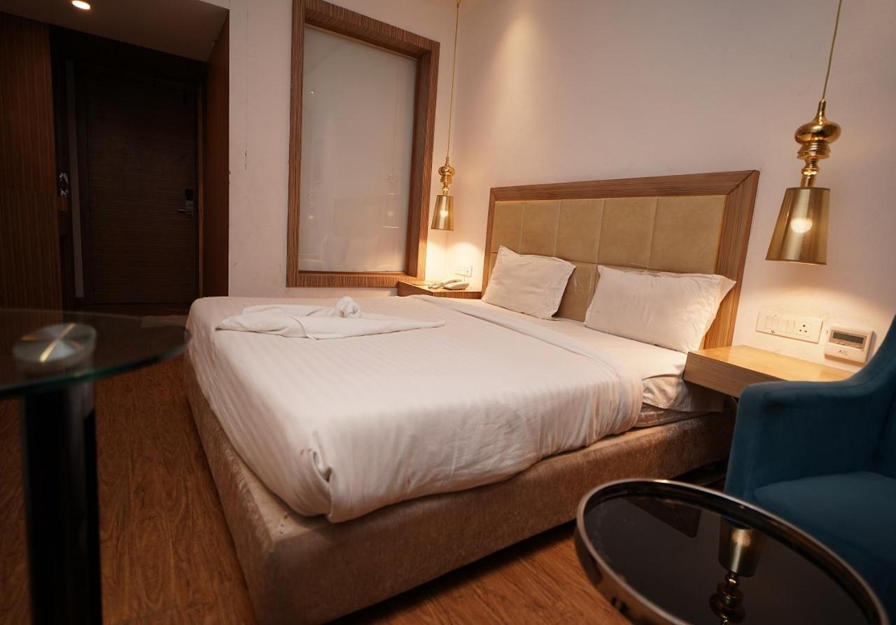 Hotel Amora - Rajnandgaon Raj Nandgaon Dış mekan fotoğraf