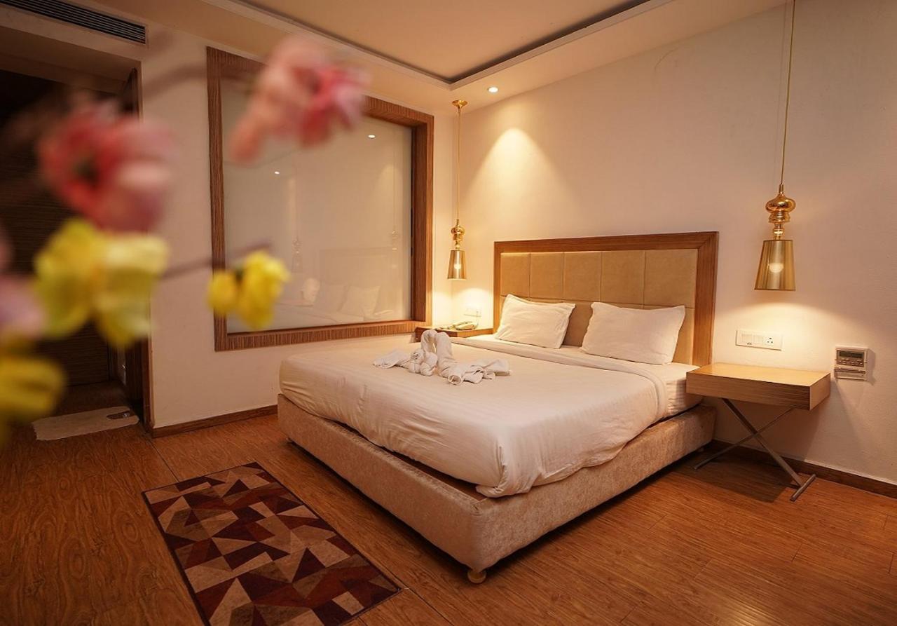 Hotel Amora - Rajnandgaon Raj Nandgaon Dış mekan fotoğraf