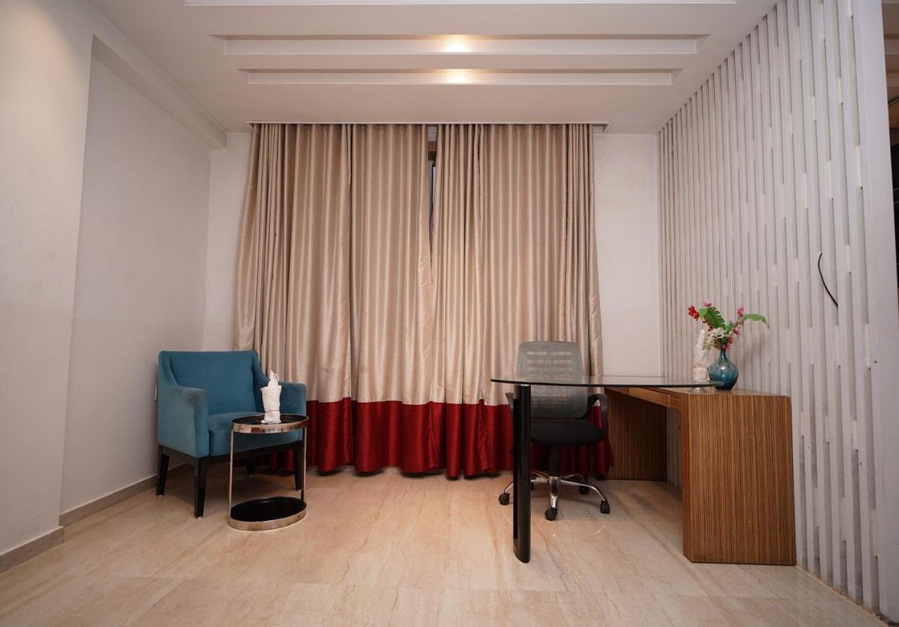 Hotel Amora - Rajnandgaon Raj Nandgaon Dış mekan fotoğraf