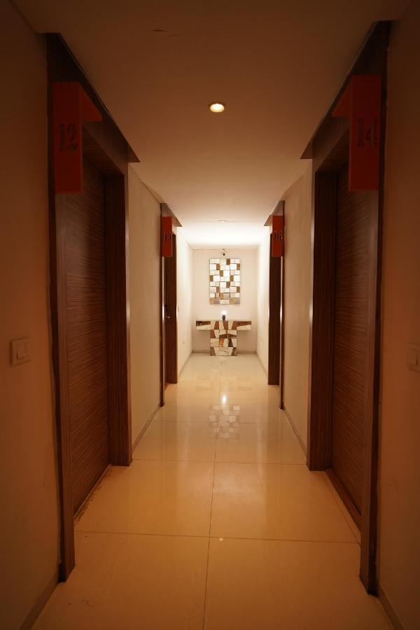 Hotel Amora - Rajnandgaon Raj Nandgaon Dış mekan fotoğraf